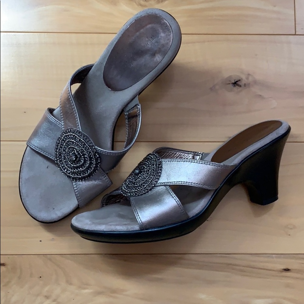 Sandals size 9